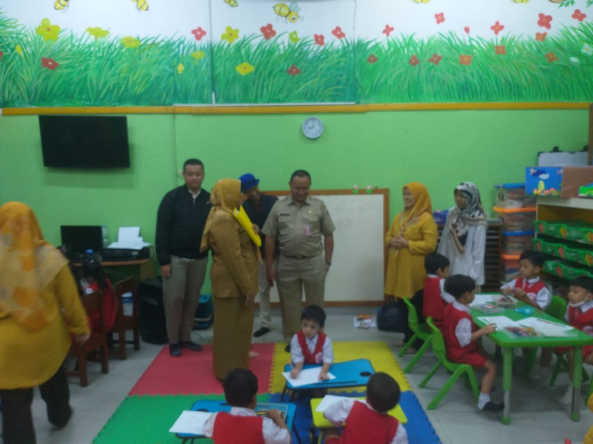 Roadshow Workshop Membaca Dan Literasi Perpustakaan Di TK Negeri Besuki